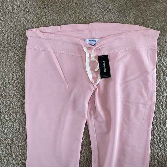 NWT Express low rise pink flare pants - Picture 3 of 5